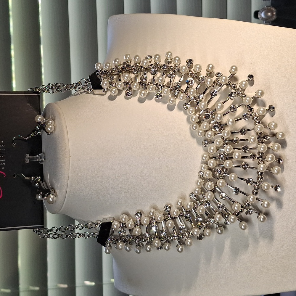 Necklace - Picture 2 of 2